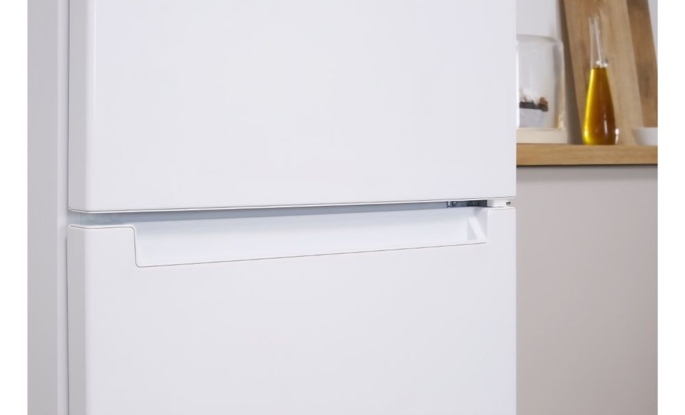 Продаётся Холодильник Indesit DS 4160 W белый,