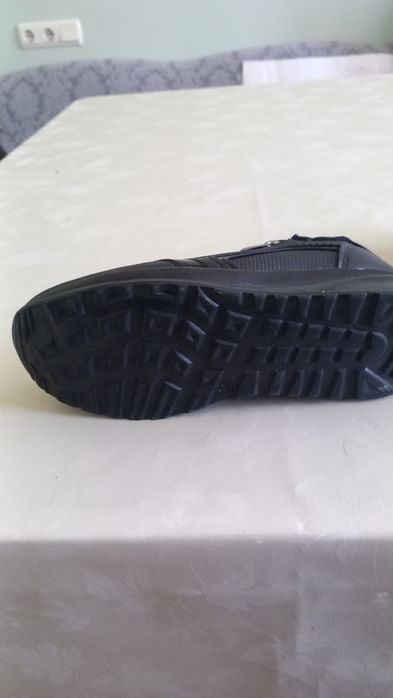 Дамски черни маратонки