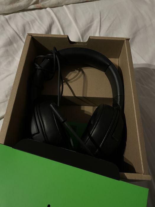Vând casti Razer Kraken x lite