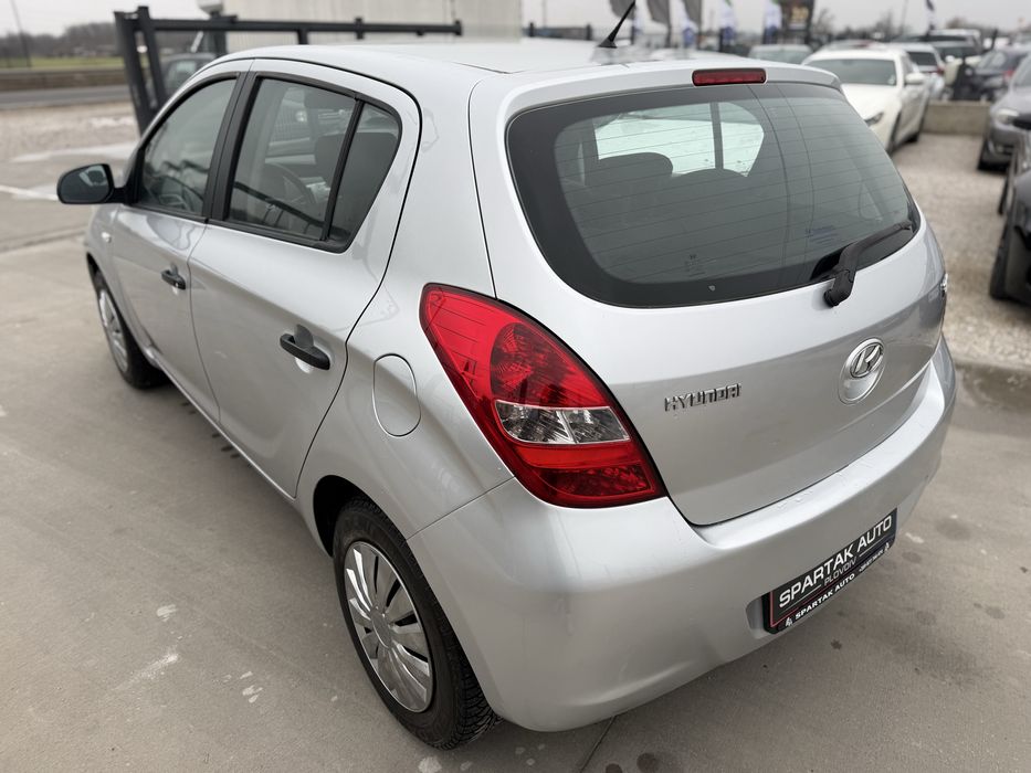 Hyundai I20 1.2i* 2012г* 77к.с* 90.000КМ* Ръчка*