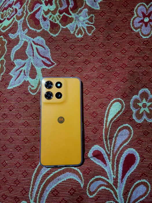 Продается телефон Motorola g 15