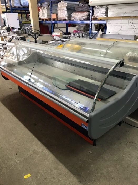 Хладилна витрина