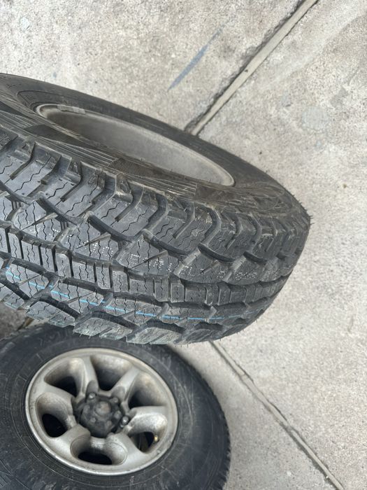 Диски с резиной на внедорожник р15