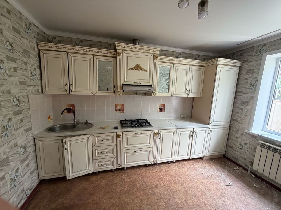 Продается кухонный гарнитур в хорошем качестве