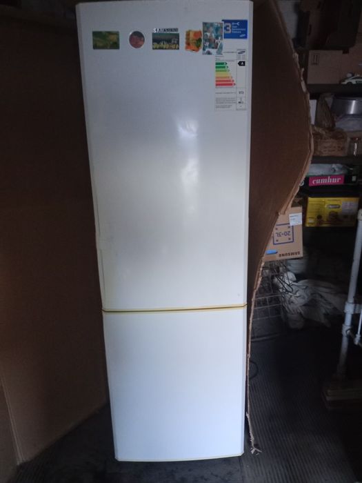 Продам б/у 2х камерный холодильник SAMSUNG