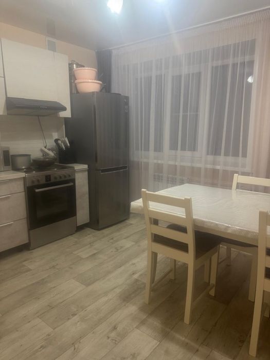 Продам квартиру 4 комнатную