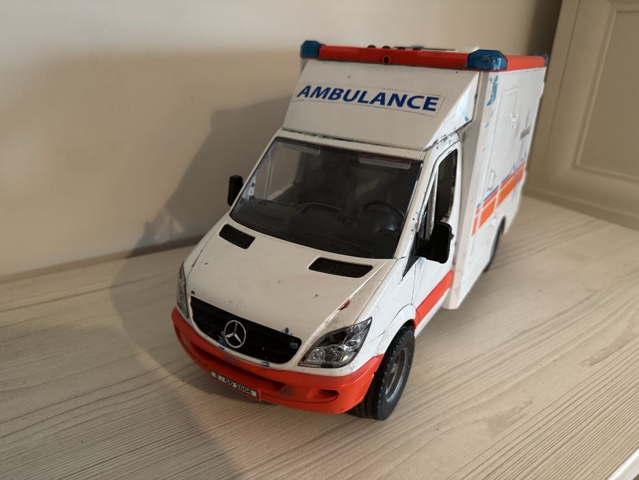 Ambulanță BRUDER Mercedes – mare
