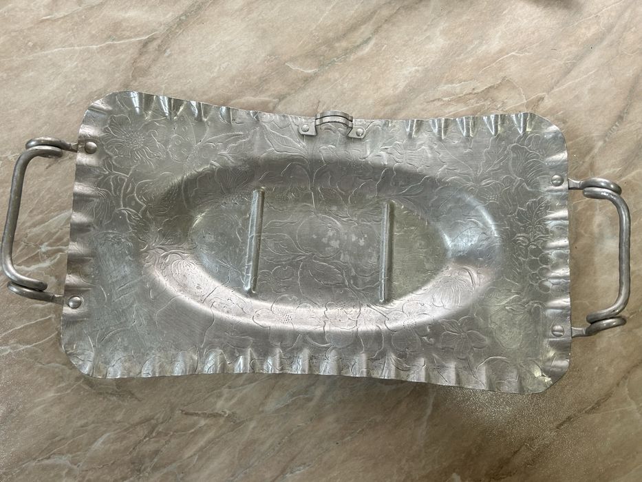 Стар винтидж алуминиев поднос с флорални мотиви