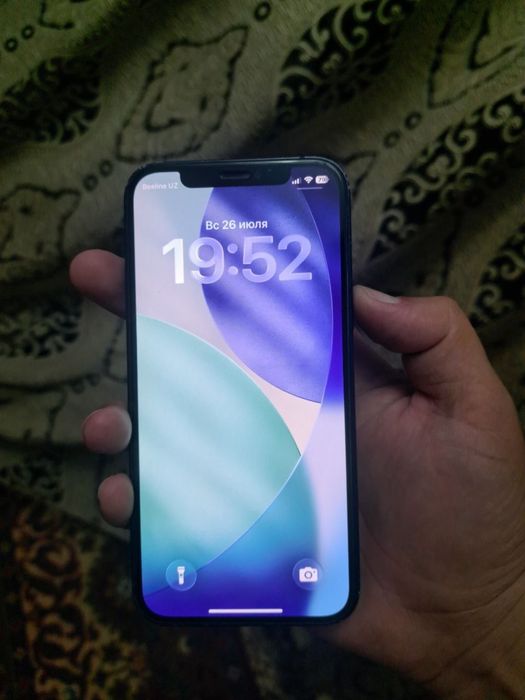 Продаю Iphone 12