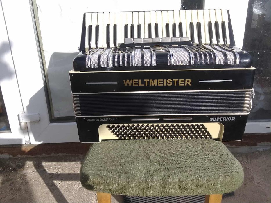 Акордеон Велтмеистер 120