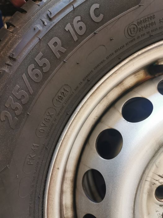 235 65 16 C  Michelin agilis 3 pentru Sprinter sau Krafter