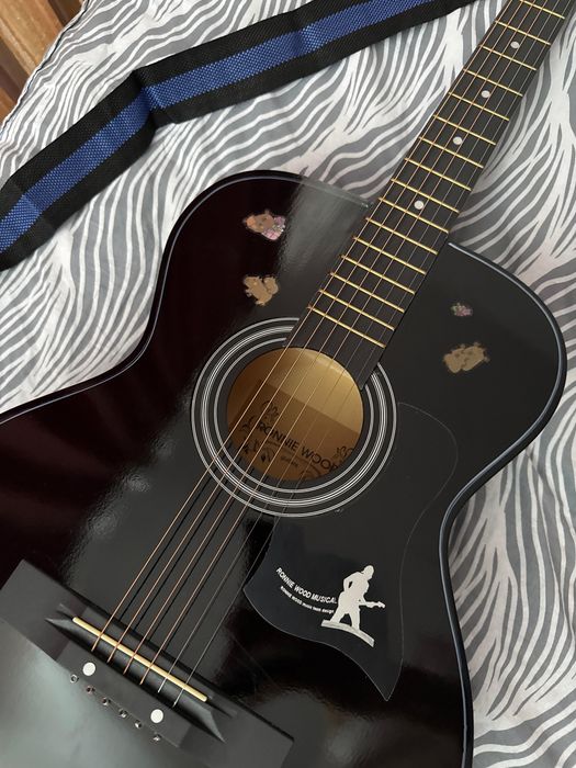 Гитара акустика