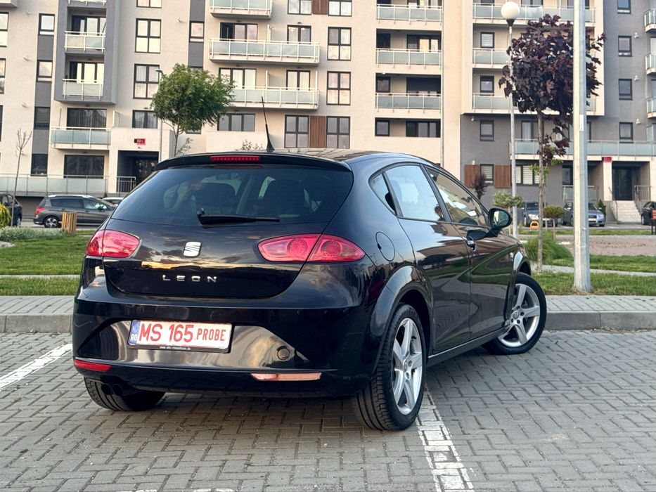 SEAT Leon 2011 — imagine 3