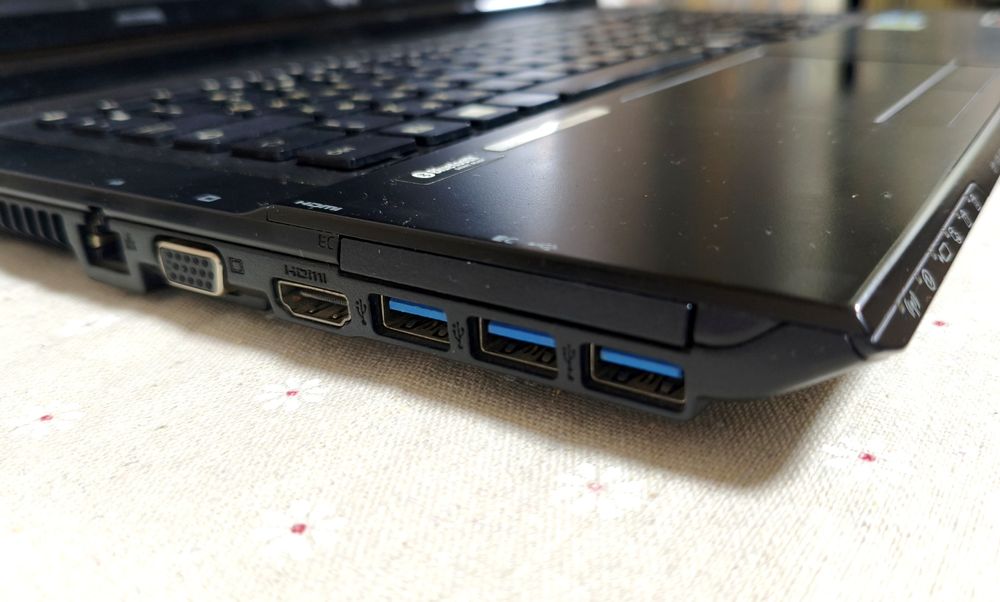 Большой ноутбук Core i7