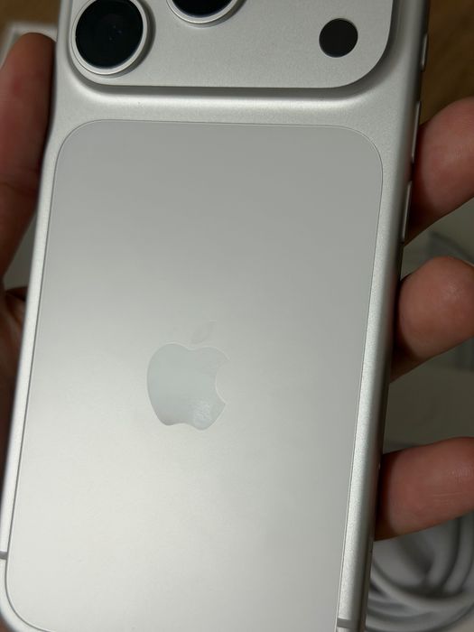 iPhone 17 pro , телефон