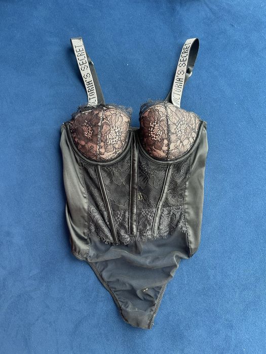 Бельото Victoria Secret, размер ХС, цена 25 лв