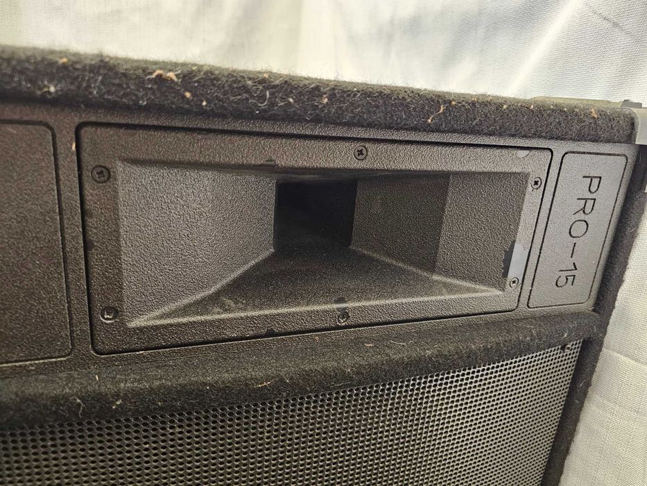 Boxe Peavey PRO-15 4ohm Anglia UK pasive 2 Way 2x600W