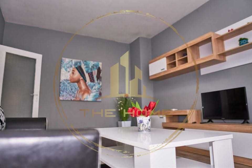 Дава се под наем Тристаен апартамент в Варна, Левски - 60 кв.м за 598.23 € - Снимка #2