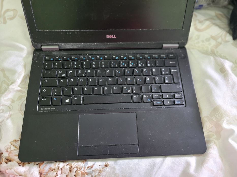 Лаптоп Dell Latitude E5270