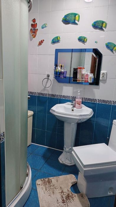 Продается квартира 3- комнатный с центра города.