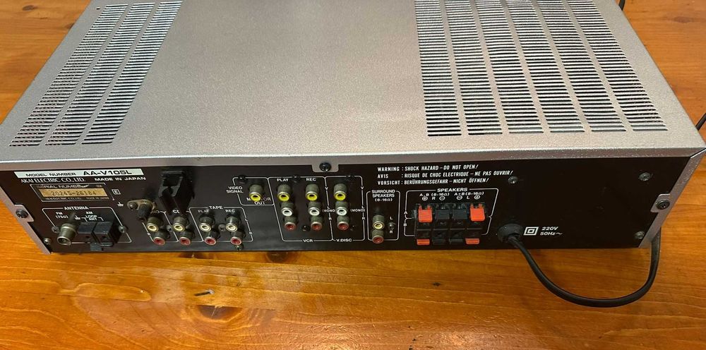 Receptor AKAI AA-V105L