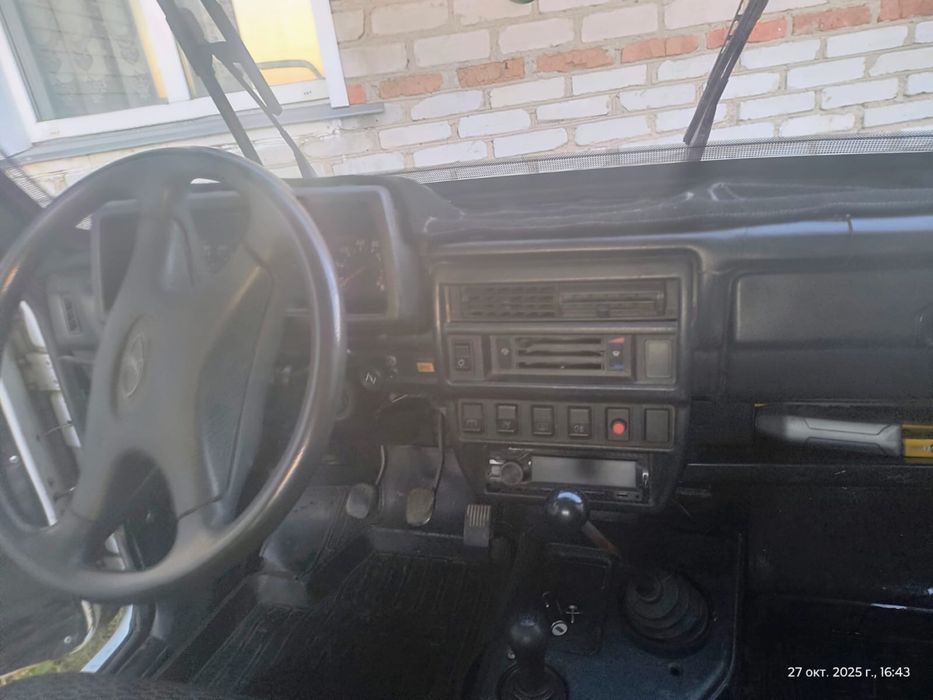 продам ниву 213 с. прицепом