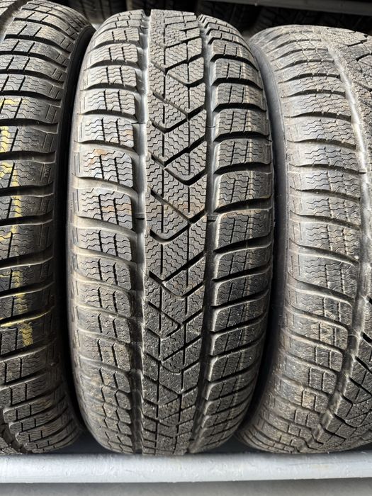 Anvelope Noi 205/60/17 Pirelli