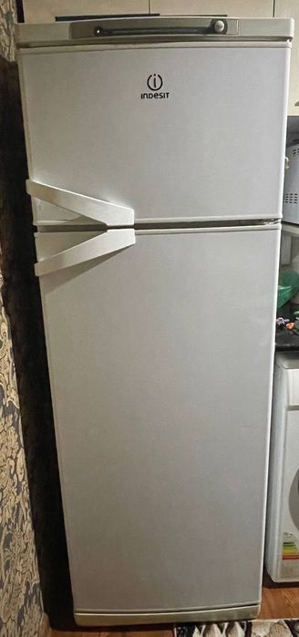 Холодильник INDESIT