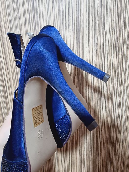 Sandale cu toc Paper Dolls