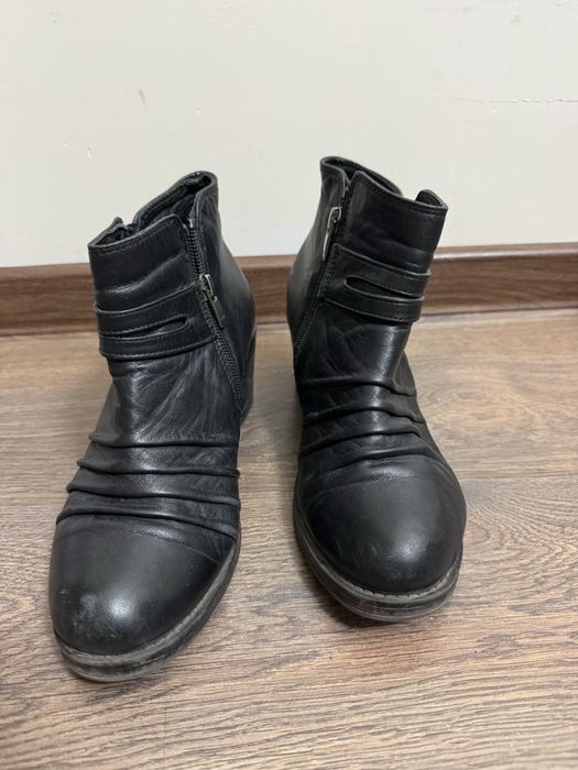 Отдам ботинки женские