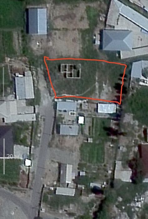 Участок с не достроенныйм домом