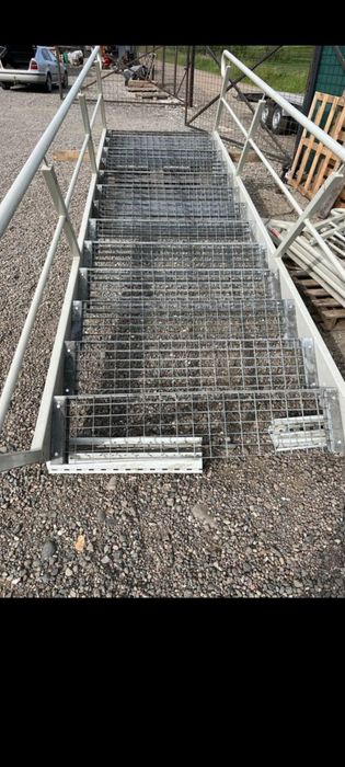 Scari metalice zincate