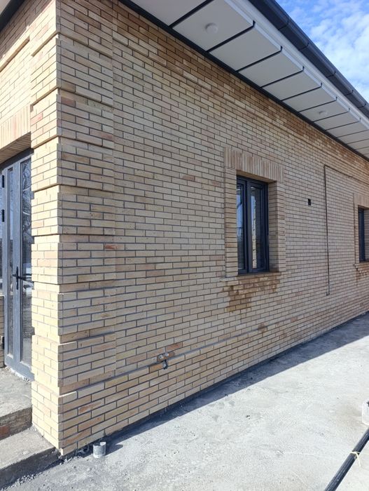 Николай гишт фасадга ва йерга кесиб борамиза  ва терамиза + ремонт.