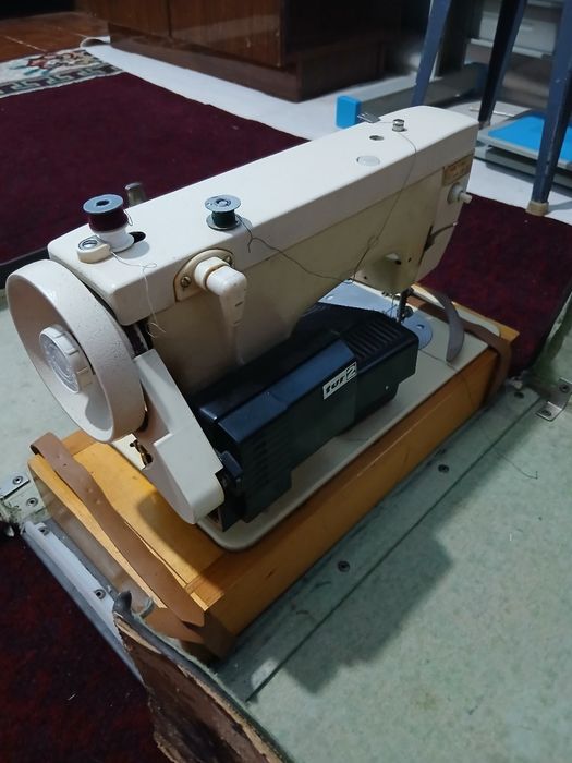 Tikuv mashinasi sotiladi