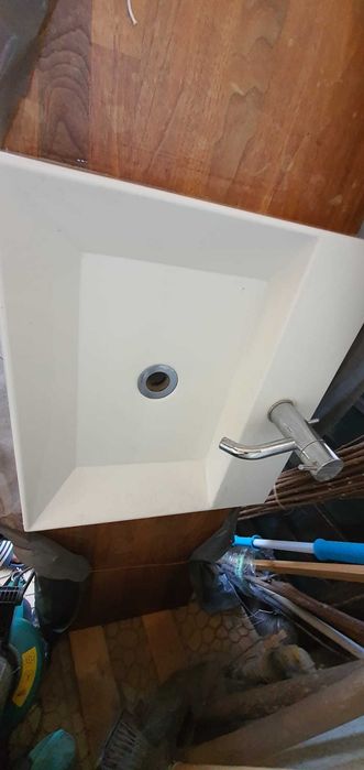 Blat masiv lemn nuc cu chiuveta si baterie Vola Danemarca