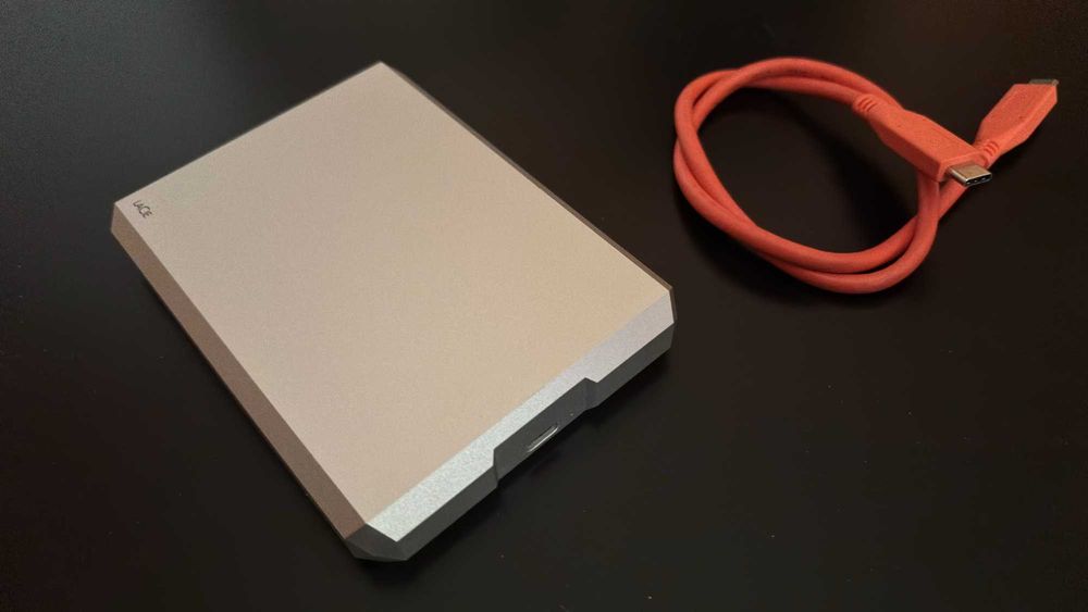 HDD LaCie 5TB; USB-C; USB 3.0; Aluminum enclosure; MoonSilver
