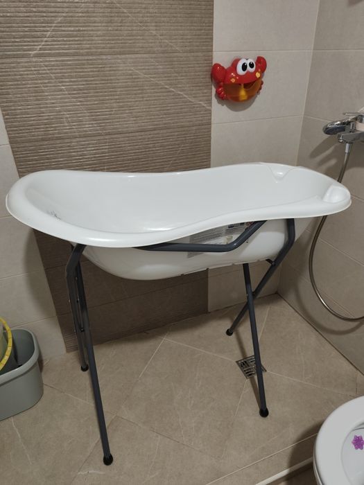 Бебешка вана със стойка