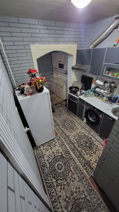 Продал  2 комнотная квартира Чиланзарский район 20А кварт