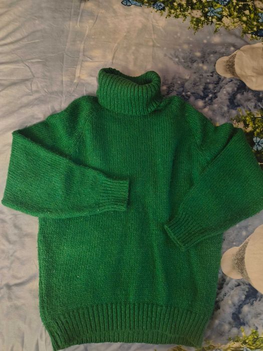 Зимни пуловери в различни цветове