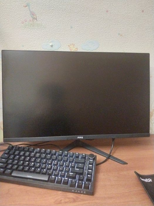 Монитор с подставкой