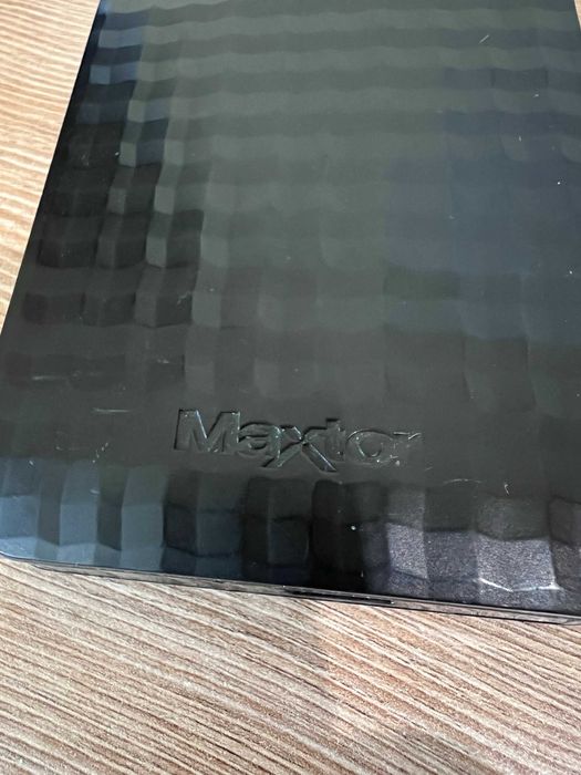 Външен диск Maxtor 1TB
