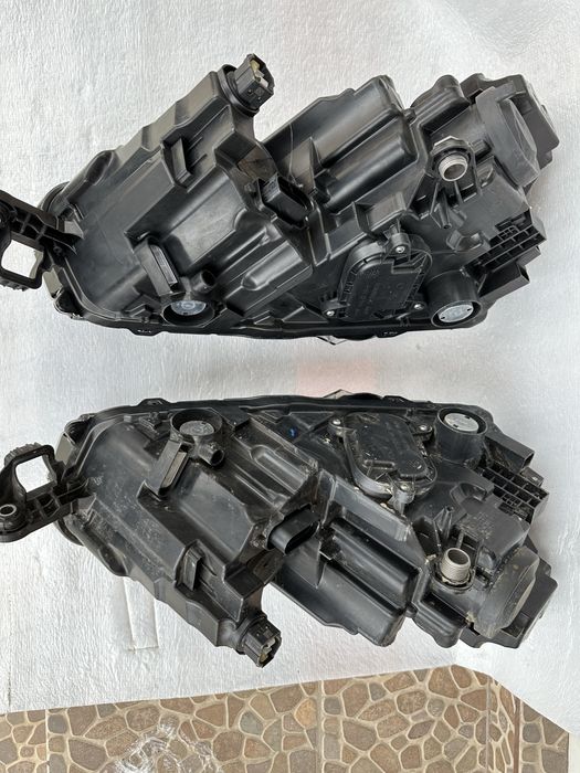 Faruri stânga dreapta halogen led skoda scala.