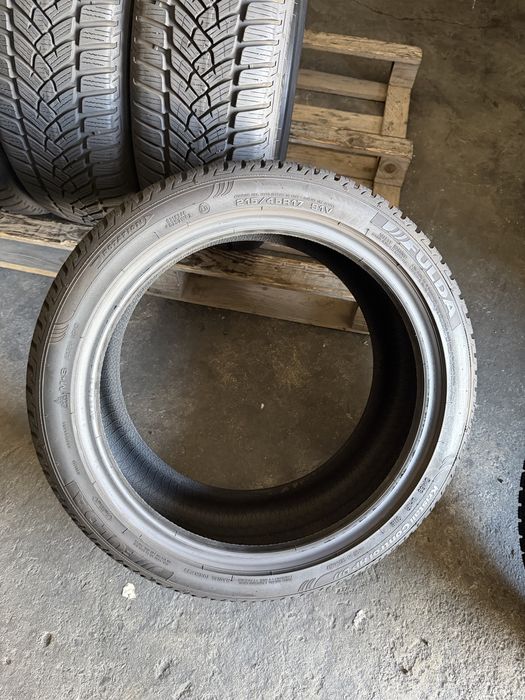4 anvelope iarna 215/45/17 Fulda 7.9-8.7 mm!