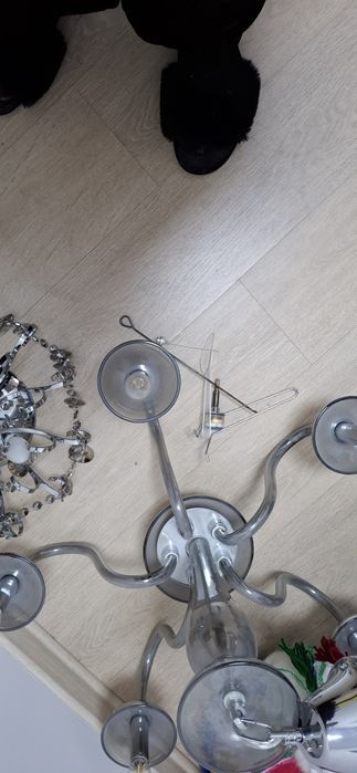 Продам люстру в хорошем состоянии.