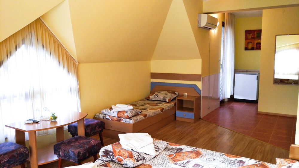 На море в Семейна къща "Мари" - Китен