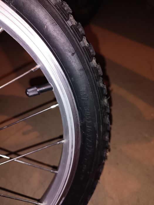 Детско колело с помощни колелета