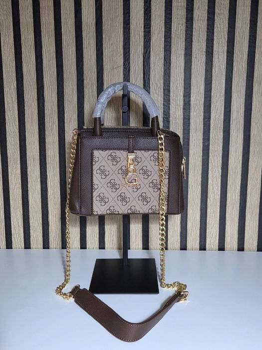 Geanta de dama Guess