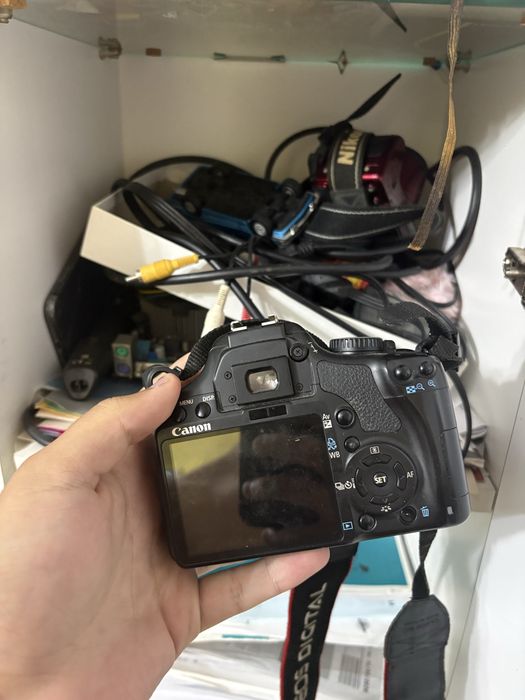 Canon EOS 450D.