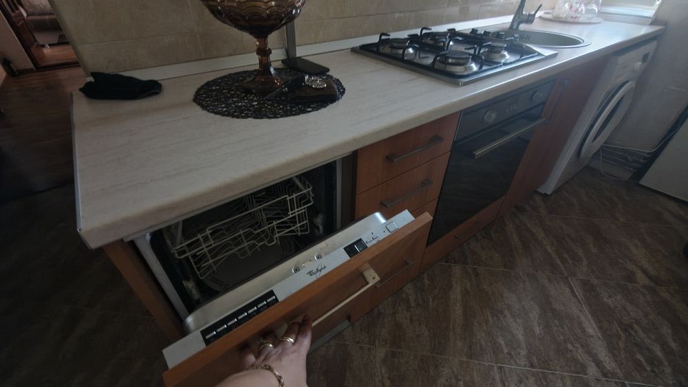 Închiriez apartament