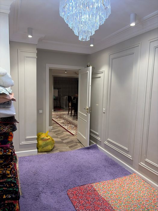 Продается 3-комнатная квартира в Юнусабодском районе, Ц-4